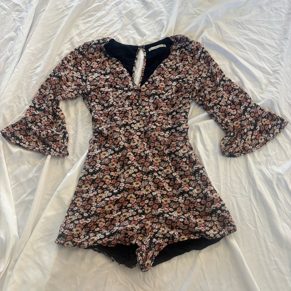 Abercrombie & Fitch Black and pink floral multicolored romper medium